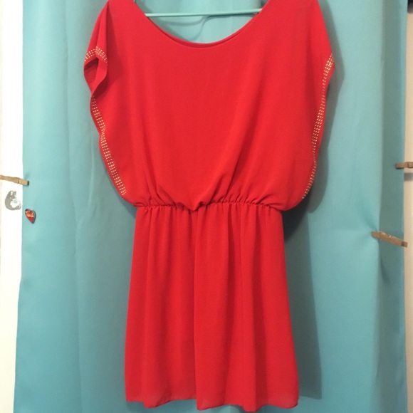 Cute flouncy red dress - Picture 2 of 5